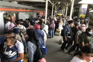 KCI Tambah Peron di Stasiun Manggarai untuk Penumpang KRL Tujuan Cikarang