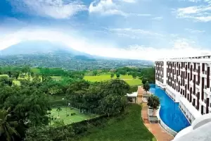10 Hotel Bernuansa Alam di Jabodetabek, Cocok Buat Staycation