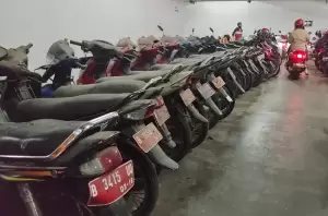 Heboh Puluhan Motor Pelat Merah Terbengkalai di Balai Kota Depok