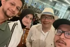 Fitri Bazri Akhirnya Meminta Maaf setelah Foto Selfie dengan Ridwan Kamil Dihujat Netizen