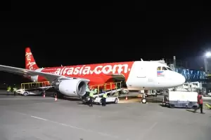 Angkut 139 Penumpang, Philippines AirAsia Mendarat Perdana di Bali