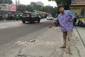 Hindari Jalan Berlubang, Pemotor Tewas di Kebayoran Lama