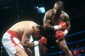 Akibat Mengerikan Mike Tyson Isap Ganja sebelum KO Andrew Golota