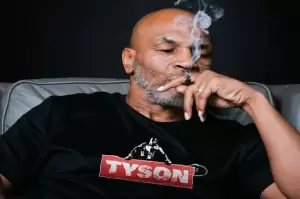 Ritual Liar Mike Tyson Merokok Ganja sebelum Duel yang Menghebohkan