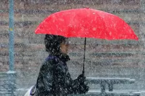 Prakiraan Cuaca Akhir Pekan, Jakarta Diguyur Hujan dengan Intensitas Ringan