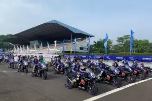 120 Pembalap Antusias Ikuti Seri 2 Idemitsu bLU cRU Yamaha Sunday Race 2022