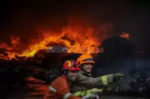 Kebakaran Tenda di Gambir, 20 Personel Damkar Dikerahkan