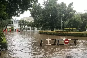 Kemang Dikepung Banjir, Lalu Lintas Macet Parah
