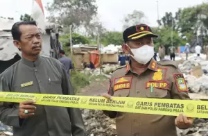 Sampah dari Jakarta, Satpol PP Bekasi Tutup TPS Liar di Tarumajaya