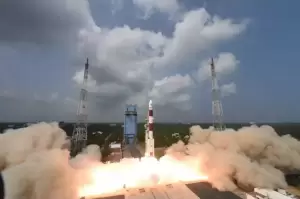 India Luncurkan Satelit EOS-06 untuk Pengamatan Laut dan 8 Pesawat Luar Angkasa Kecil