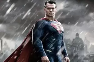 Henry Cavill Dipecat, DC Pilih Bikin Film Superman Versi Muda