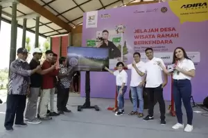 Adira Finance Ajak Komunitas Otomotif Berkendara Menikmati Keindahan Desa Wisata Sanankerto Malang