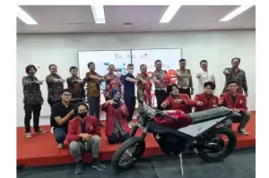 ITTelkom Surabaya Launching Motor Listrik, Primadona Transportasi Masa Depan