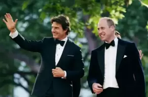Pangeran William dan Kate Middleton Dapat Cake Natal dari Tom Cruise, Dikirimnya Pakai Jet Pribadi