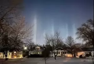 Fenomena Pilar Cahaya Muncul di AS, Seperti Jejak Pesawat UFO