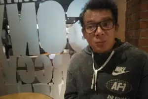 Mathias Muchus Kaget Dengar Nano Riantiarno Meninggal, Buru-buru ke Rumah Duka Pakai Motor