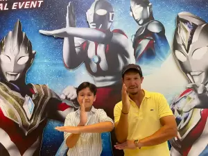 Jadi Fans Ultraman, Angga Puradiredja dan Sang Anak Antusias Ikuti Ultra Heroes Tour South East Asia In Indonesia