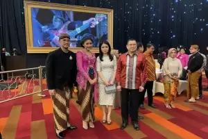 Momen Kebersamaan HT dan Kaesang di Pernikahan Adik Bungsu Iriana Joko Widodo