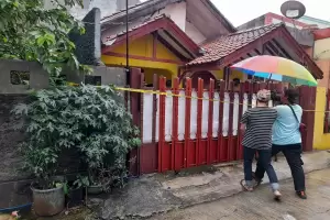 Diberi Police Line, Begini Penampakan Rumah Tempat 2 Wanita Tewas Dicor di Bekasi