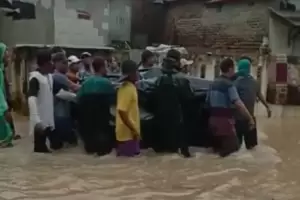 Banjir di Teluknaga Telan Korban Jiwa, 3 Orang Tewas Tersengat Listrik