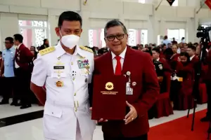 Raih Predikat Summa Cumlaude, Sekjen PDIP Jadi Mahasiswa Lulusan Terbaik Unhan