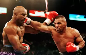 Mike Tyson Petinju Raja KO, Kekuatan Pukulannya Setara  Ditabrak Vespa