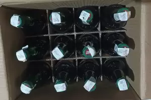 Polisi Sita Puluhan Botol Miras Ilegal dari Toko Jamu di Bekasi
