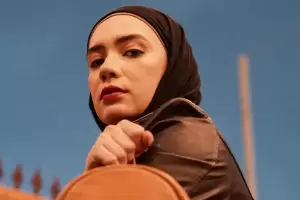 Tampil Tanpa Hijab dan Lontarkan Kata Kasar, Putri Anne Jadi Bulan-bulanan Netizen