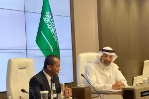 Bertemu Menteri Investasi Arab Saudi, Bahlil Bahas Kerja Sama Energi Terbarukan dan Rumah Sakit