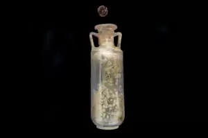 Penemuan Botol Parfum Romawi Kuno, Simpan Aroma Khas selama 2.000 Tahun