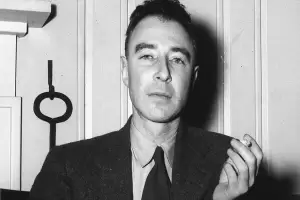 10 Fakta J. Robert Oppenheimer, Pengembang Bom Atom yang Menyesali Penemuannya