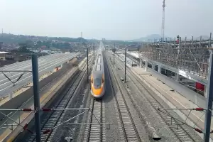 Uji Coba Gratis Kereta Cepat Jakarta-Bandung Mundur Jadi September, Kemenhub Ungkap Sebabnya
