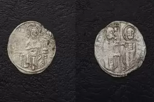 Koin Ratusan Abad Bergambar Yesus Ditemukan