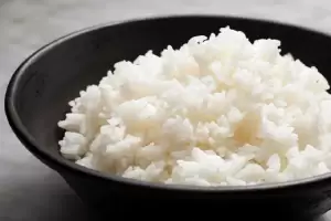 Penderita Kolesterol Dilarang Makan Nasi Putih, Mitos atau Fakta?