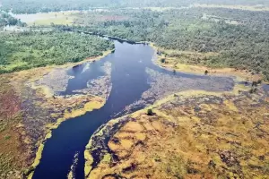 4 Fakta Menarik Sungai Ruki, Memiliki Air Tergelap di Dunia