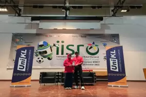 Membanggakan, Siswa Madrasah Kakak Beradik Sabet Juara 1 International Islamic School Robot Olympiad