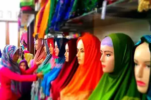 Miris! Hijab Impor Mendominasi, Potensi Kehilangan Indonesia Tembus Rp6 Triliun