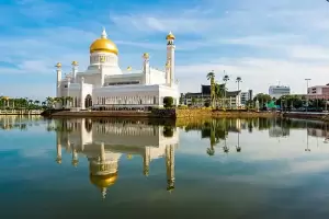 Menilik Keindahan Masjid Sultan Omar Ali Saifuddien, Tempat Akad Nikah Pangeran Mateen dan Anisha Rosnah