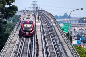 Penumpang LRT Jabodebek Alami Gangguan 30 Menit, KAI: Kendala Teknis di Stasiun Halim