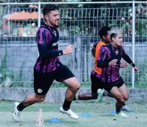 Pemain Asing Bertahan Meski Arema FC Terancam Degradasi