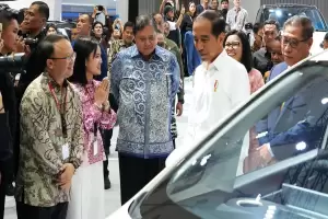 Dijajal Jokowi di IIMS 2024, Ini Spesifikasi dan Kisaran Harga Wuling Cloud EV