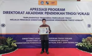 Teliti Teh Hijau, Dosen Undip Semarang Diganjar Penghargaan Kemendikbudristek