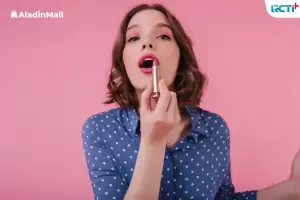Tata Cara Memakai Lipstik yang Benar, Pastikan Pakai Pelembab Bibir