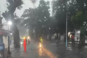 Banjir Rendam 3 RT dan 11 Ruas Jalan di Jakarta