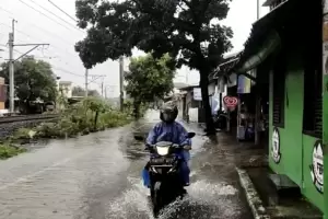 Jakarta Diguyur Hujan, Jalan Bintaro Permai Tergenang