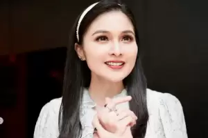 Netizen Tertukar Nama Sandra Dewi dan Dewi Sandra, Ridwan Kamil Beri Penjelasan Bijak