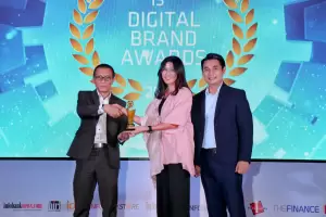 Juara Lima Tahun Berturut-turut, MNC Sekuritas Kembali Sabet Golden Trophy Penghargaan 13th Infobank-Isentia Digital Brand Recognition 2024