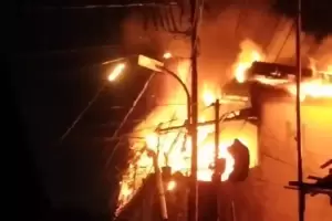 Rumah di Tebet Kebakaran, 15 Unit Damkar Dikerahkan