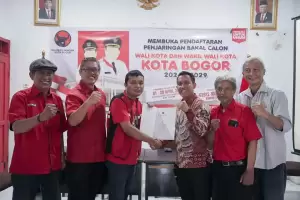 Sendi Fardiansyah Ambil Formulir Pendaftaran Calon Wali Kota Bogor lewat PDIP dan PKB