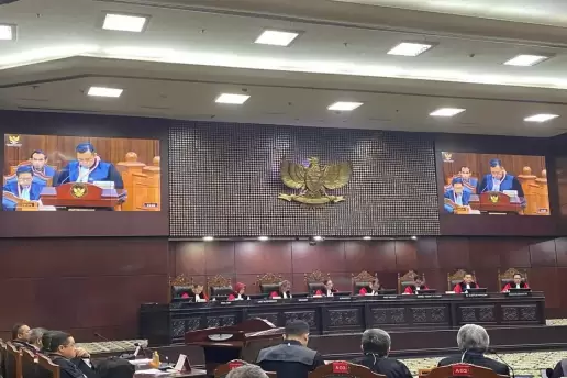 Ketua MK Tegur Kuasa Hukum KPU Gara-gara Sanjung Hasyim Asyari di Sidang PHPU